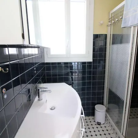 Maison Pres De La Pour 10 Pers., Animaux Admis - Fr-1-246a-88