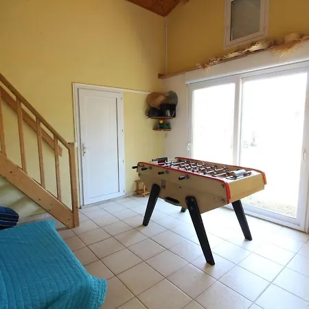 Maison Pres De La Pour 10 Pers., Animaux Admis - Fr-1-246a-88